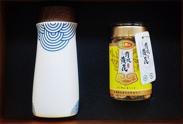 “固阳有机黄芪”伴手礼 “惊艳” 世界蒙商大会！